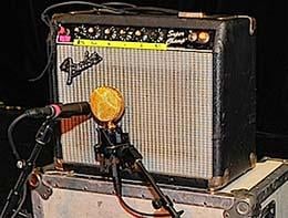 A-Miked-Up-Small-Fender-Combo-Amp2